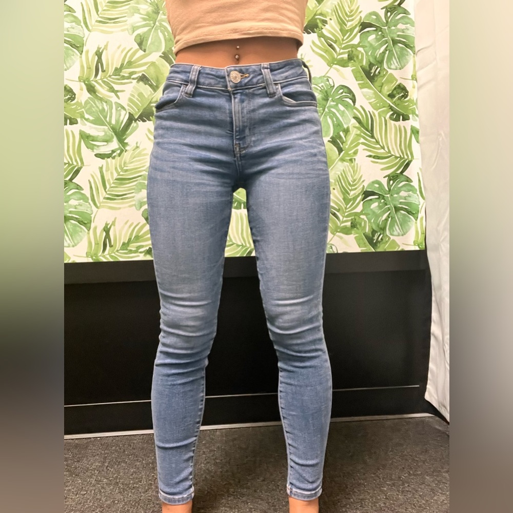 AMERICAN EAGLE skinny jeans